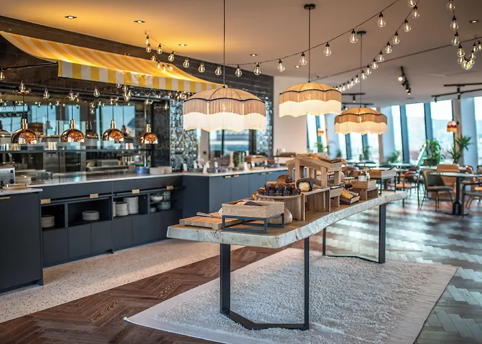 Doubletree By Hilton Centre Iconic מלון 4*