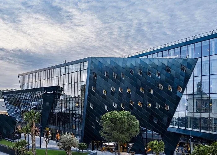 Doubletree By Hilton Centre Iconic ניס