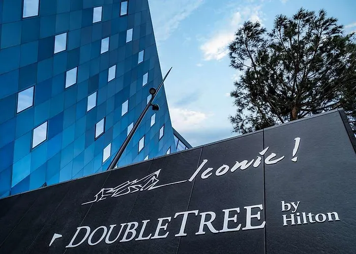 Doubletree By Hilton Centre Iconic מלון ניס