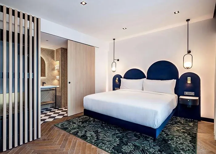 Doubletree By Hilton Centre Iconic 4*