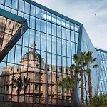 Doubletree By Hilton Centre Iconic Hotell 4*