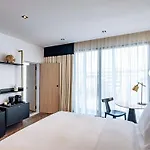 Doubletree By Hilton Centre Iconic 4*