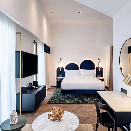 Doubletree By Hilton Centre Iconic Niza