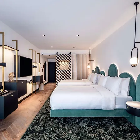 Doubletree By Hilton Centre Iconic 4*