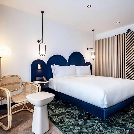 Doubletree By Hilton Centre Iconic