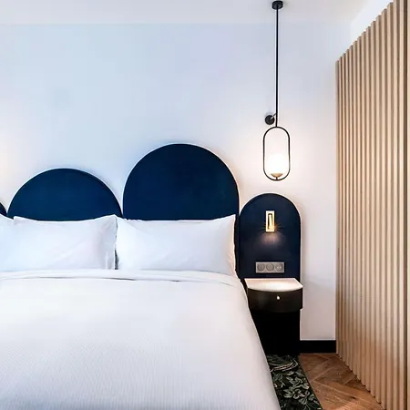 Doubletree By Hilton Centre Iconic 4* Niza