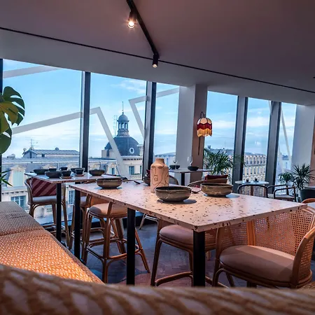 Doubletree By Hilton Centre Iconic