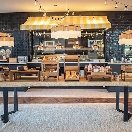 Doubletree By Hilton Centre Iconic Hotel 4*