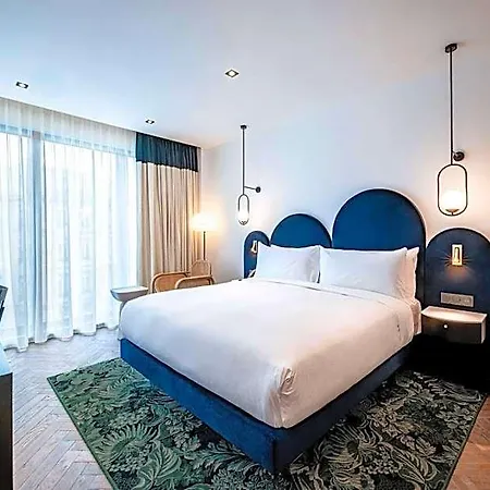 Doubletree By Hilton Centre Iconic ホテル 4*
