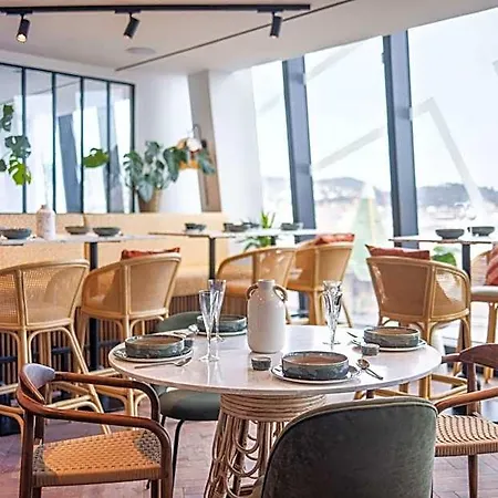 Doubletree By Hilton Centre Iconic ニース