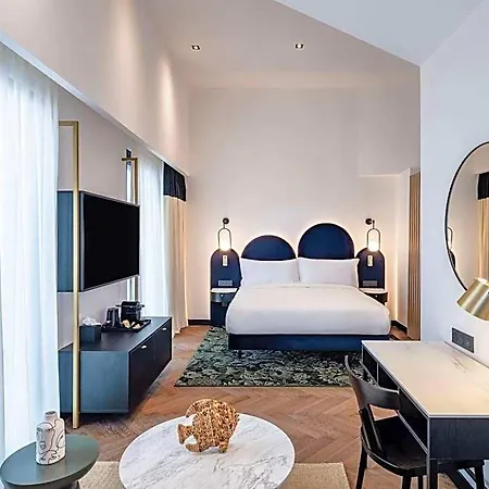 ホテル Doubletree By Hilton Centre Iconic ニース