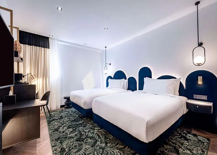 Szálloda Doubletree By Hilton Centre Iconic 4*