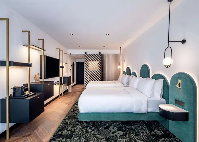 Doubletree By Hilton Centre Iconic 4*