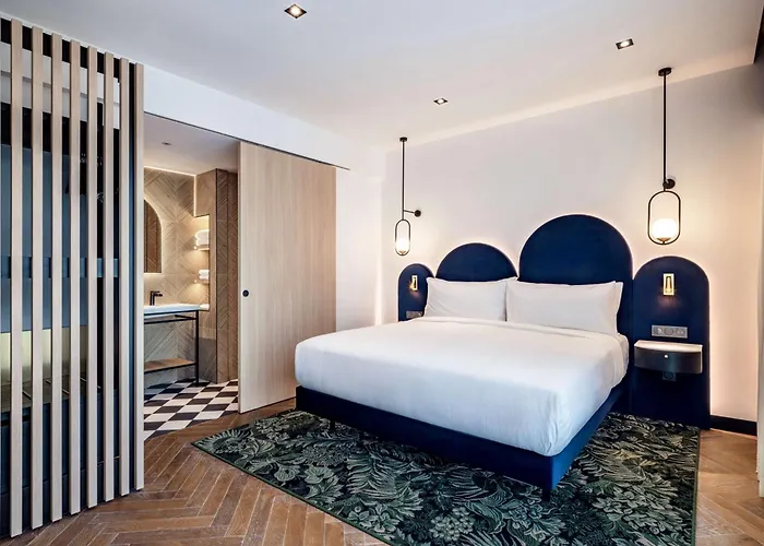 Doubletree By Hilton Centre Iconic فندق 4*