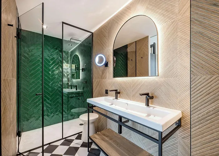 Hotel Doubletree By Hilton Centre Iconic 4*