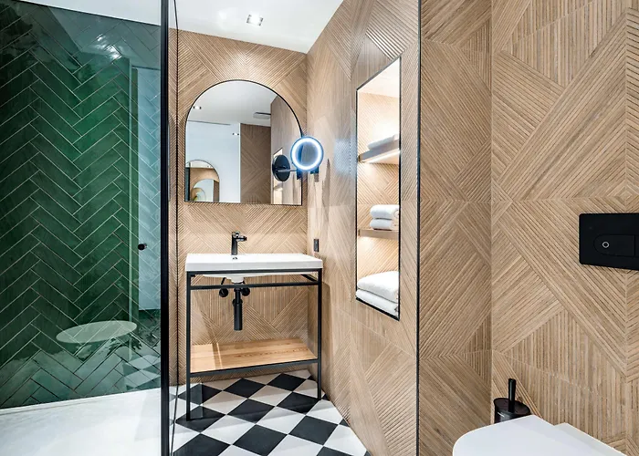 Hotel Doubletree By Hilton Centre Iconic 4*