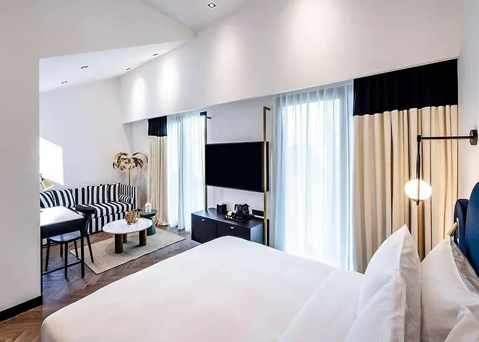 Doubletree By Hilton Centre Iconic نيس