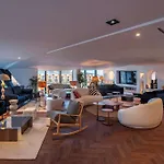 Ξενοδοχείο Doubletree By Hilton Centre Iconic