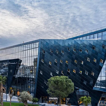 Doubletree By Hilton Centre Iconic 4*