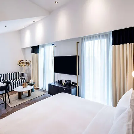 Doubletree By Hilton Centre Iconic 酒店 4*