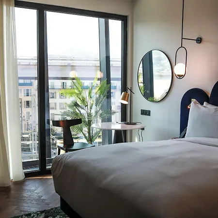 Doubletree By Hilton Centre Iconic 4* ניס