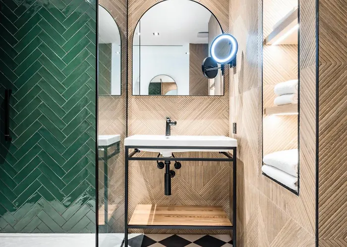 Doubletree By Hilton Centre Iconic Hotel Nice