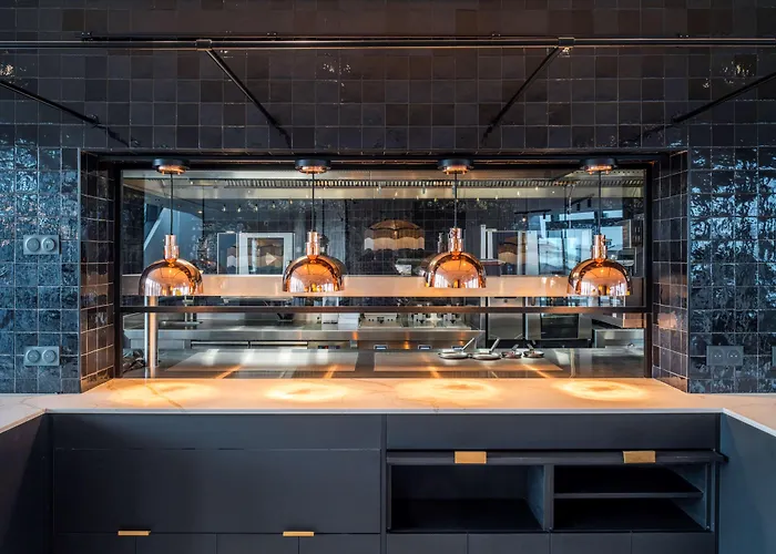 Hotel Doubletree By Hilton Centre Iconic 4*