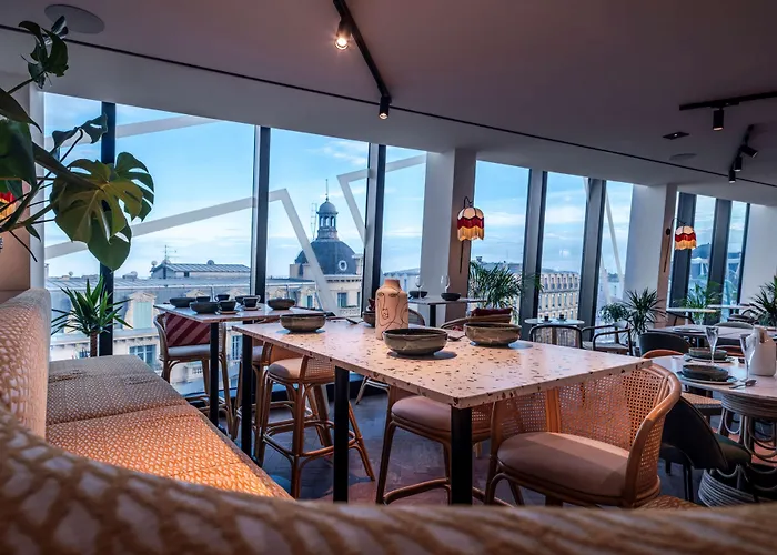 Doubletree By Hilton Centre Iconic