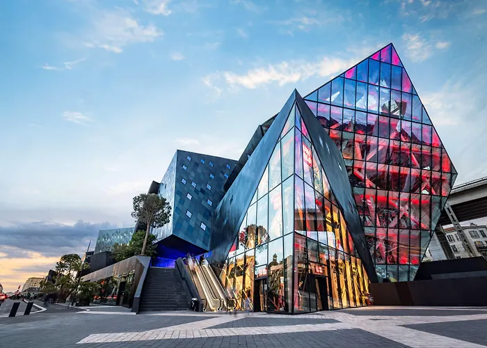 Doubletree By Hilton Centre Iconic Hotel