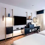 Doubletree By Hilton Centre Iconic Hotel 4*