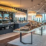 Doubletree By Hilton Centre Iconic Hotel 4*